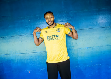 SAINTS SIGN EXPERIENCED RIGHT SIDED DEFENDER DARION FURLONG