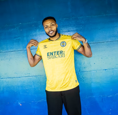 SAINTS SIGN EXPERIENCED RIGHT SIDED DEFENDER DARION FURLONG
